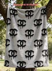 Chanel Grey Dripping Double C Flannel Sofa Throw Blanket – Monogram Street Art Decor IMG_6915